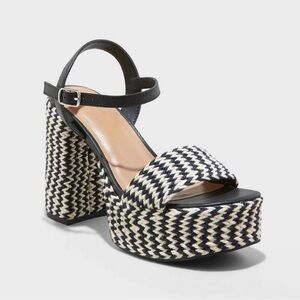 Universal Thread Black and Cream Platform Sandals